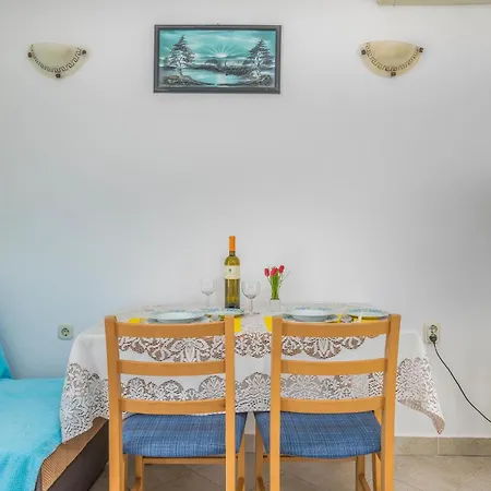 Beautiful Apartment In Mali Losinj With Wifi Apartment *